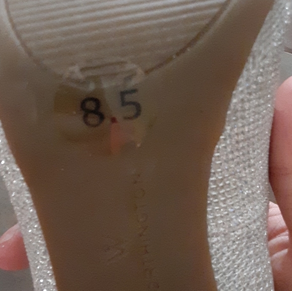 Heels - Picture 5 of 5